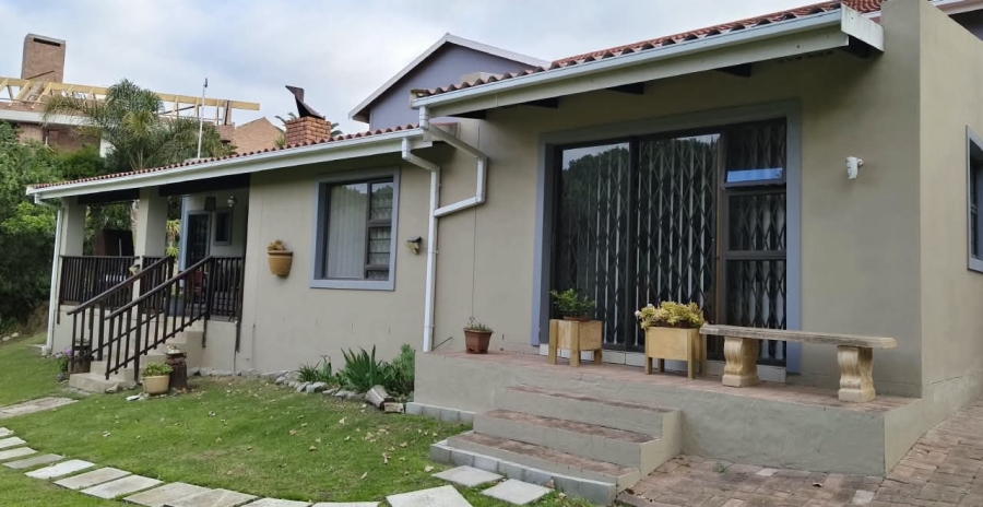 3 Bedroom Property for Sale in Wavecrest Eastern Cape